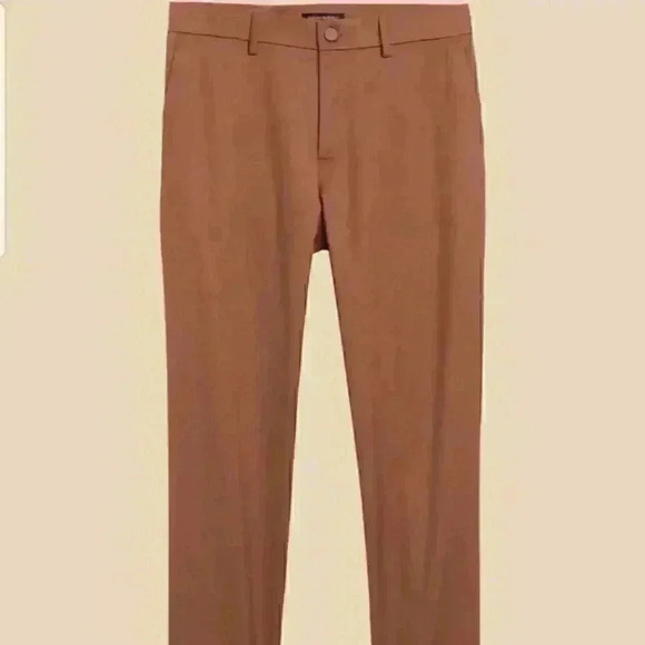 Banana Republic Slim-Fit Core Temp Chino Pants - Picture 4 of 11